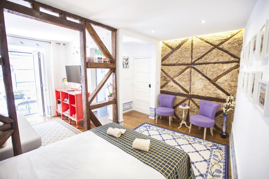 Typical Bairro Alto Apartment Lisbon Exterior photo