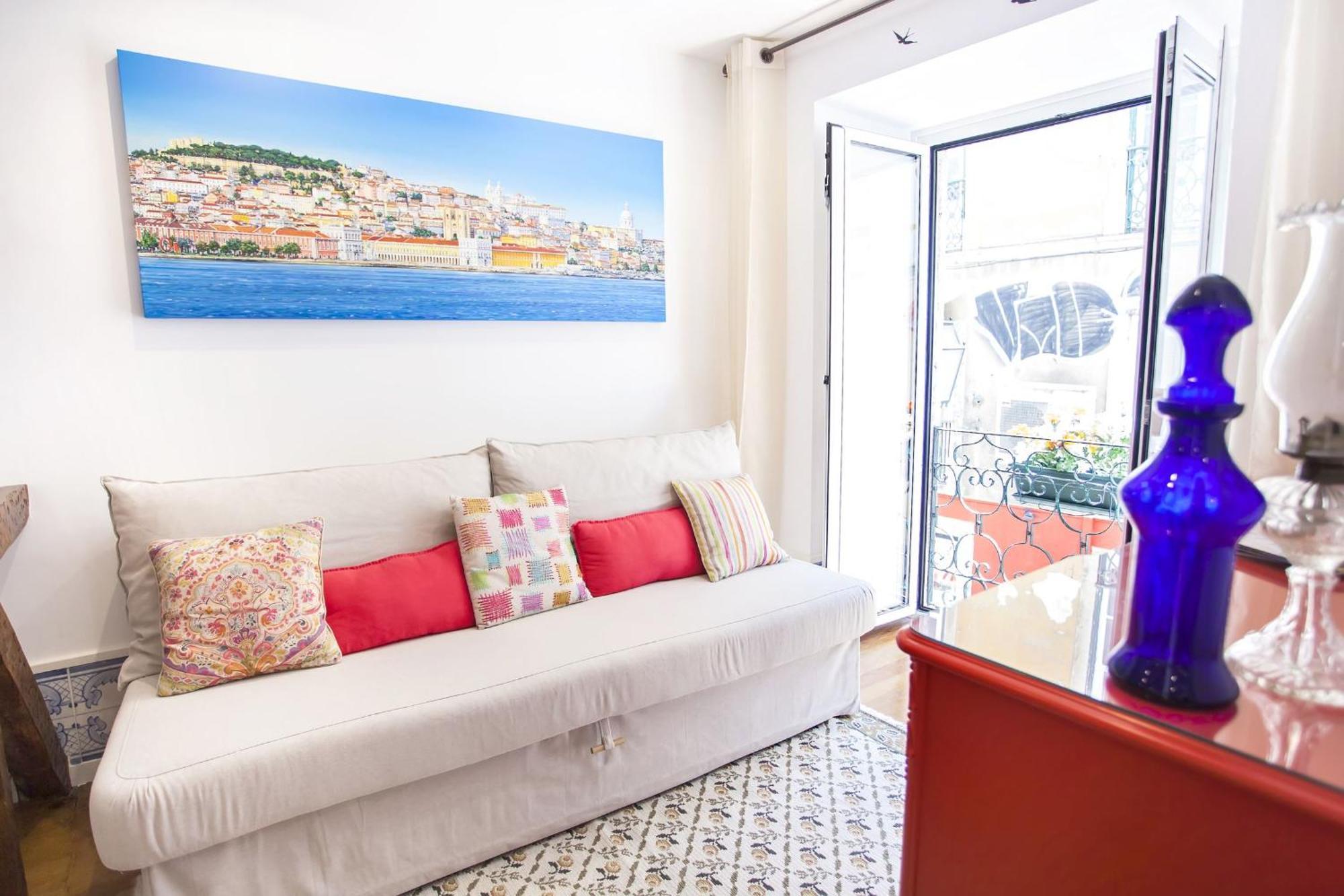Typical Bairro Alto Apartment Lisbon Exterior photo